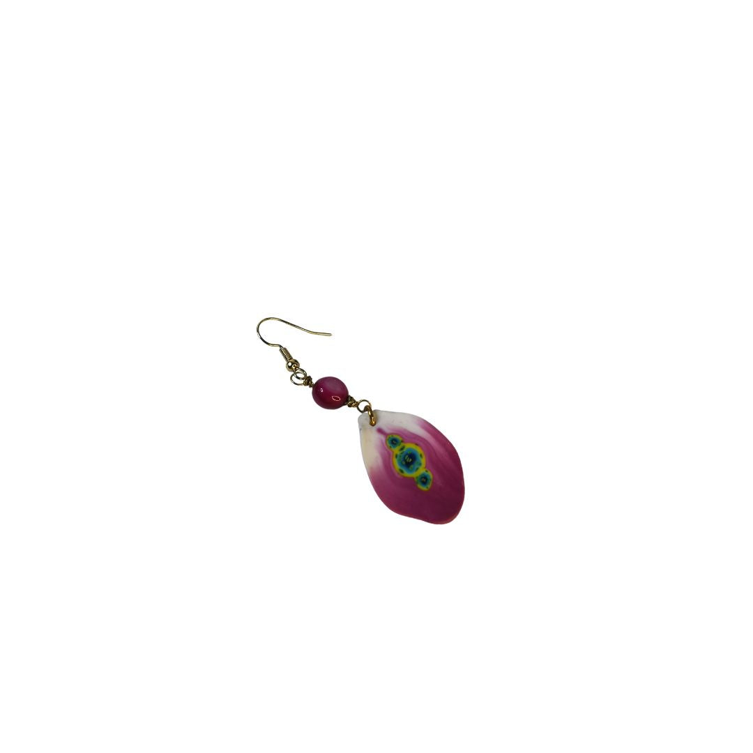 Dangling flower petal with dyed shells